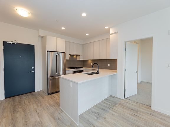 3rd image of 621 Regan Ave #315