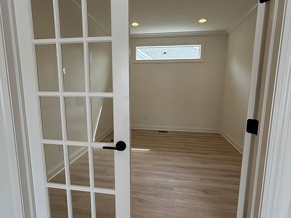 5th image of 129 Glenshire Cir