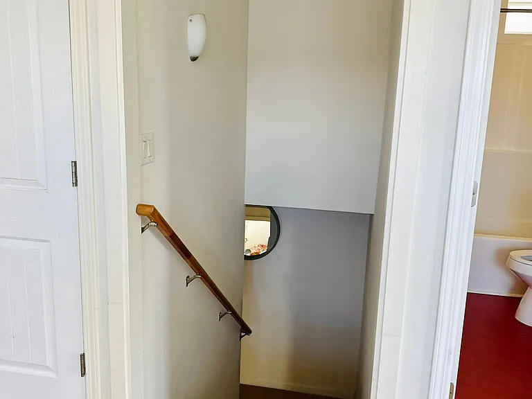 2728 Valencia St — Photo 20