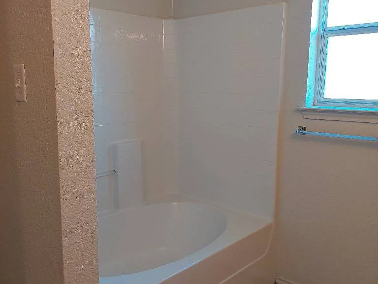 3902 Bolivar Dr — Photo 9