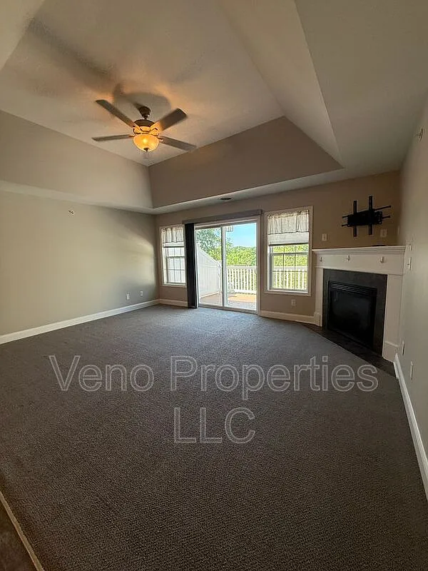 3 bed, 2.0 bath, 1736 sqft, $2,800 — Photo 3