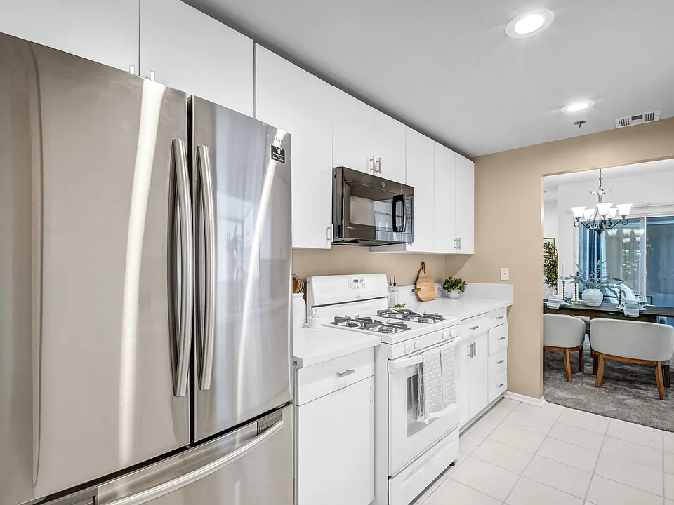 1921 Malcolm Ave #201
