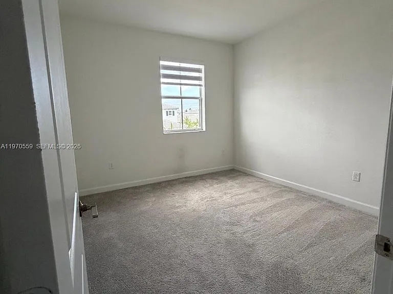 2638 SE 9th St — Photo 15
