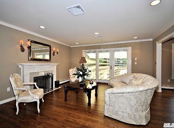 3rd image of 12 Sunset Ln E