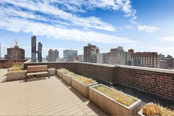 Sold by Area New York | media 7