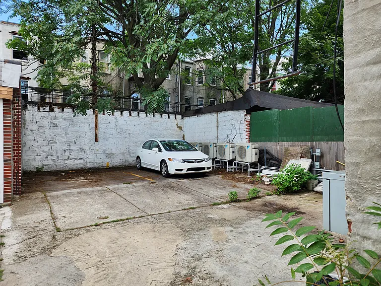 1160 Rogers Ave #3B — Photo 12