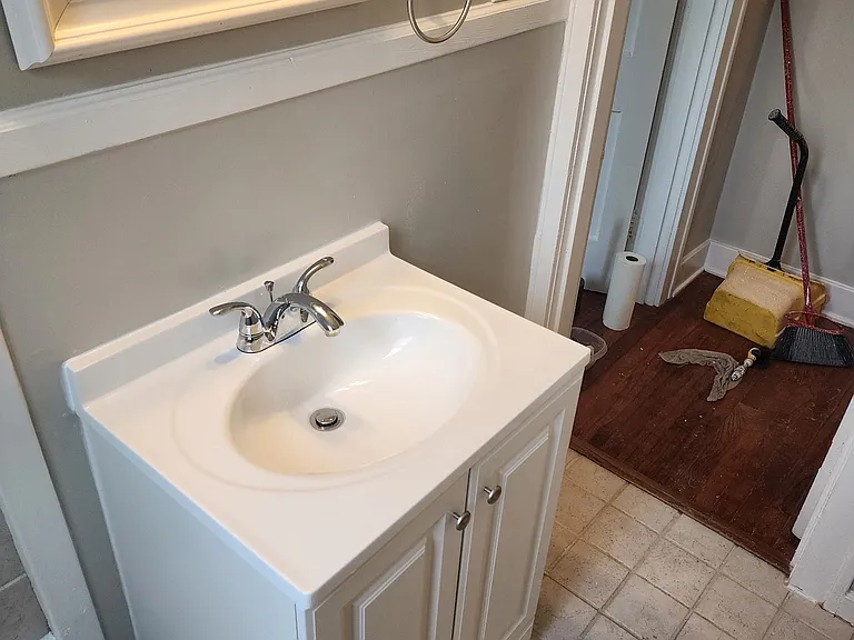 753 N McLean Blvd — Photo 9