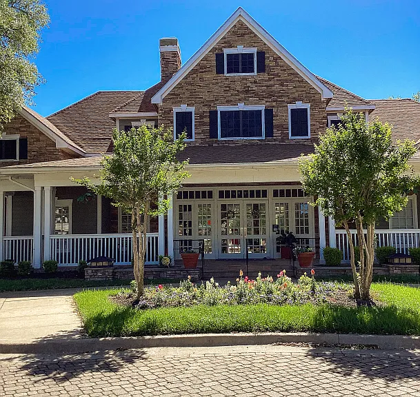 Lodge at West Oaks — Photo 2