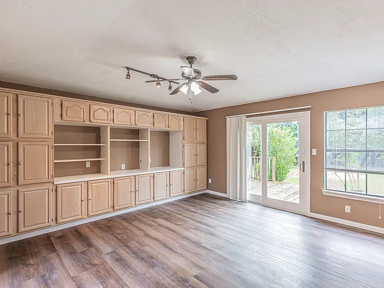 5203 Sutton Ct — Photo 12