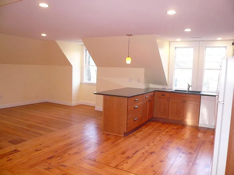 377 Essex St #C — Photo 4