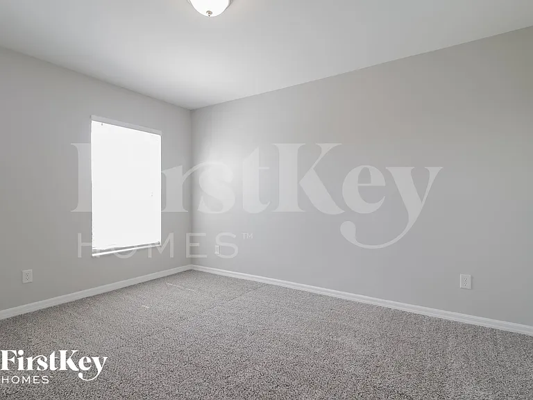 927 NW 10th Ave — Photo 13