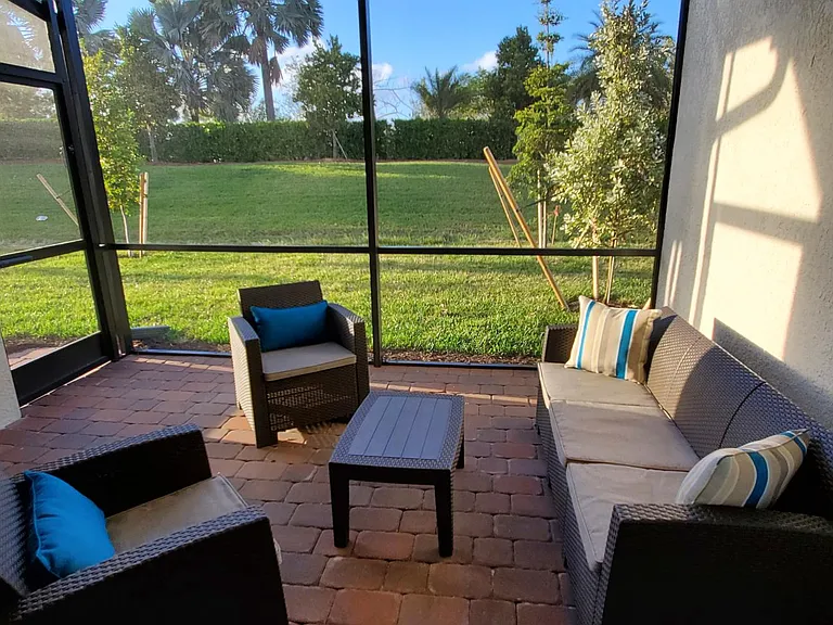 14563 Edgewater Cir — Photo 16