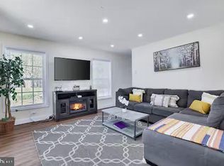 6248 Park Pl, Tobyhanna, PA 18466