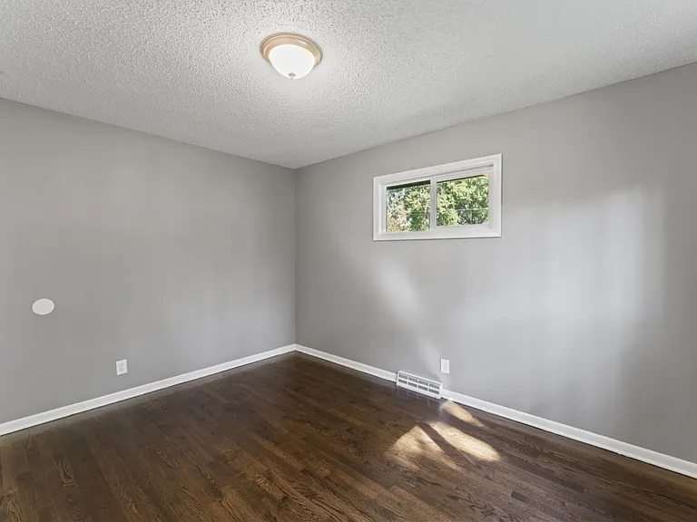 2209 E 125th St — Photo 23