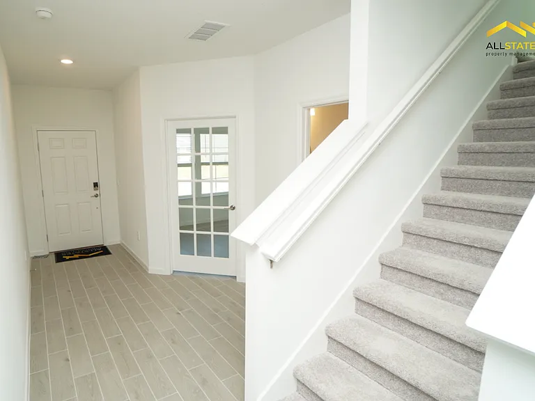 4030 NE 33rd Ave — Photo 7