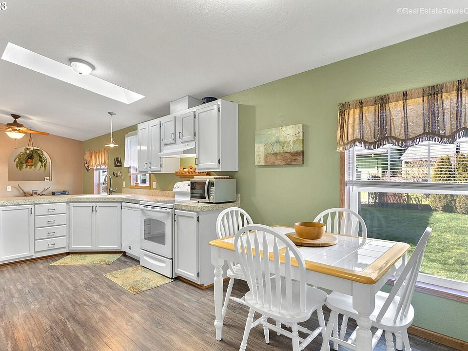 2061 SW Marie Dr McMinnville OR Zillow