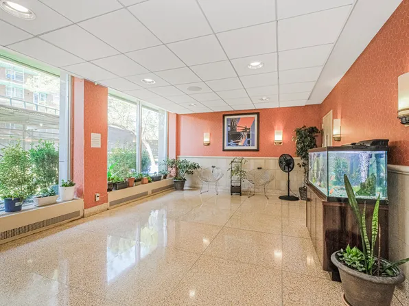 2630 Cropsey Avenue image 20 of 21