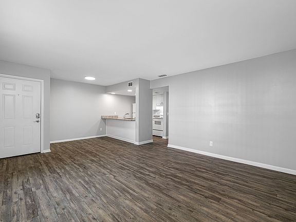 3rd image of 5904 E 122nd Ave APT 106