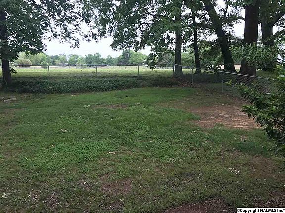 5th image of 212 Dogwood Dr