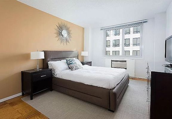 4th image of 230 W 55th St APT 30C