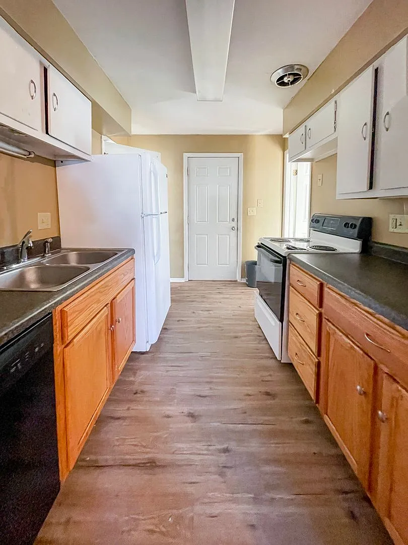 Dishwasher Included — Photo 2