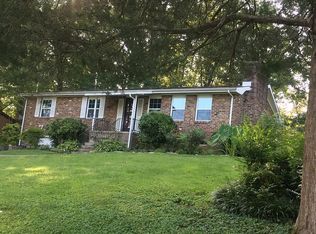 104 Cumberland View Dr, Oak Ridge, TN 37830