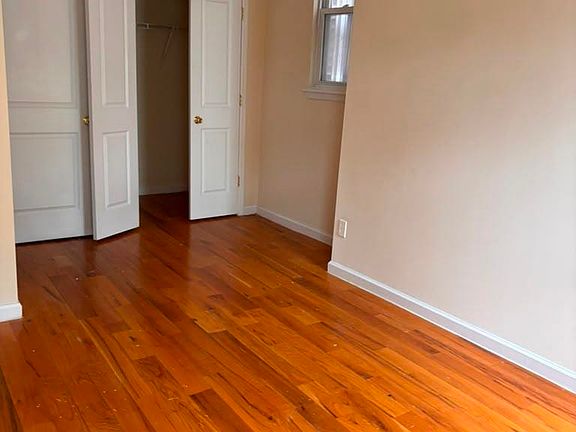 3rd image of 293 Communipaw Ave