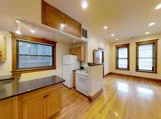 1139 W Webster Ave #3R, Chicago, IL 60614