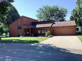 1301 Oriole Dr, Albert Lea, MN 56007