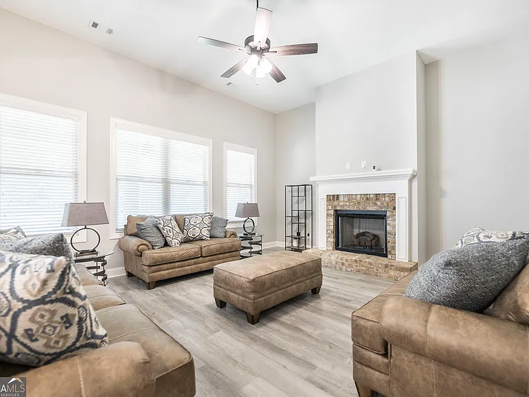 102 Copper John Ct — Photo 16