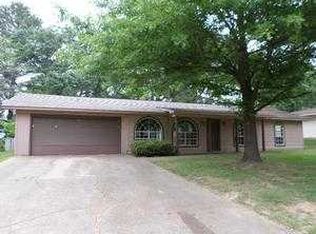 1222 Deerfield Ln, Jackson, MS 39211