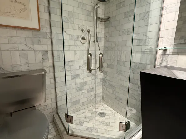 445 West 19th Street image 6 of 9