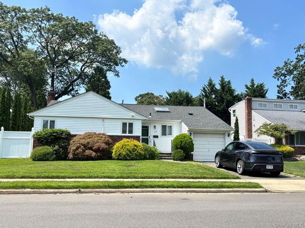 68 Willets Dr