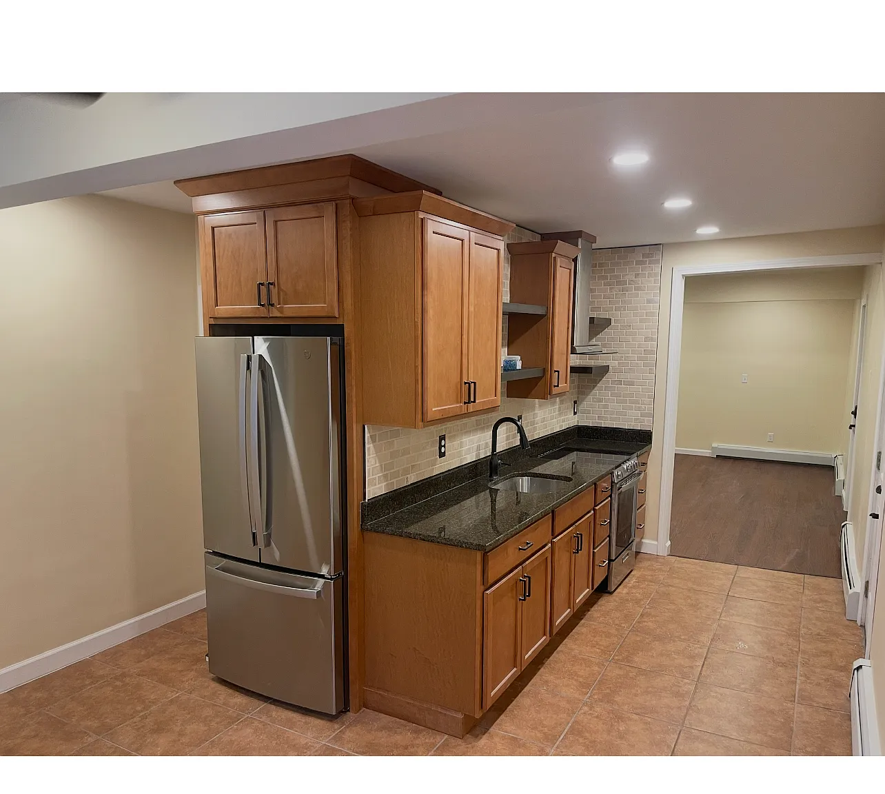 2 bed, 900 sqft, $1,600 — Photo 1