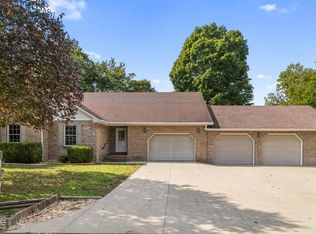 100 Hunt Morgan Trl, Columbia, KY 42728