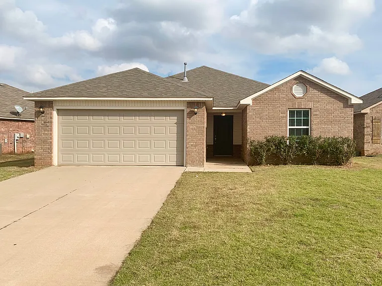 2712 Demotte Dr — Photo 1
