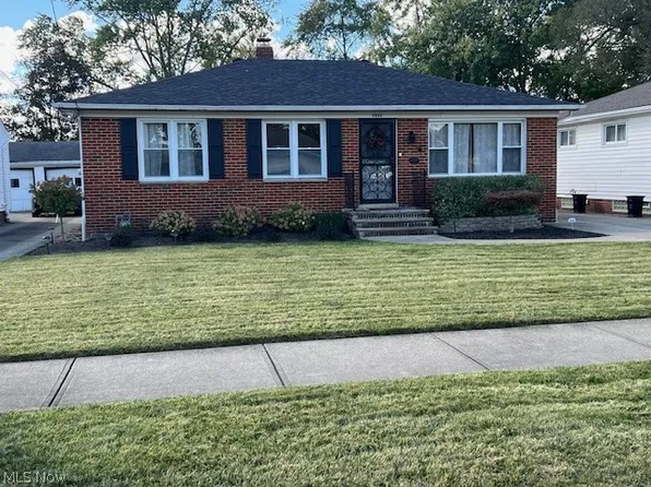 5920 Glenwood Ave, Maple Heights, OH 44137