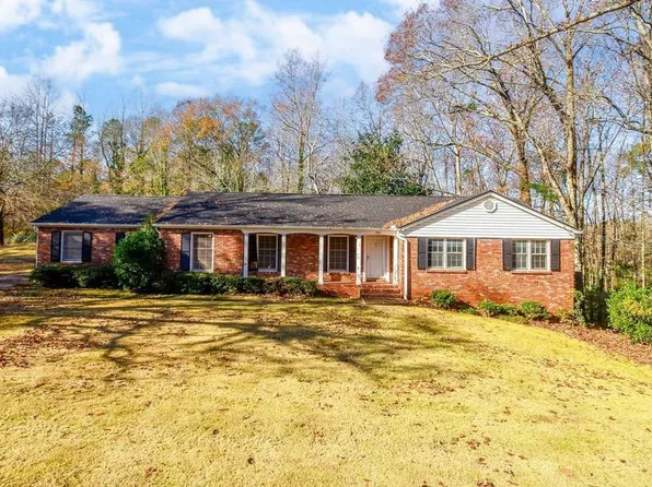 1504 Gwen Mill Dr, Opelika, AL 36801