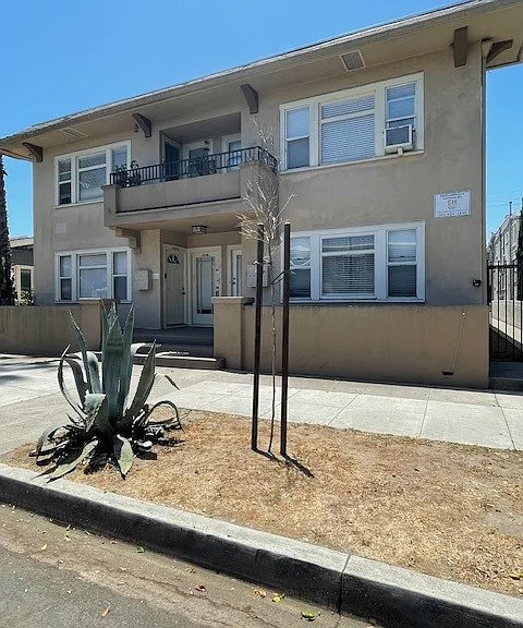 1042 E 1st St #1044-1/2 — Photo 1