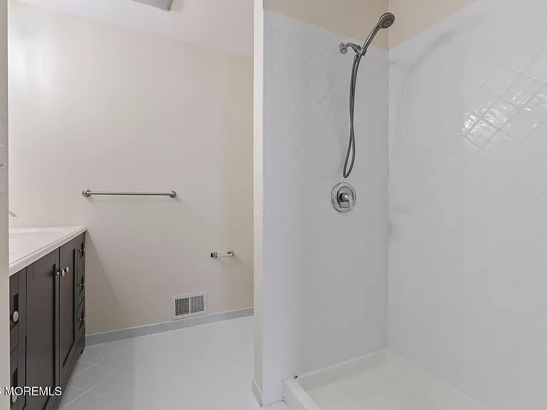 477 Glenwood Ave — Photo 26