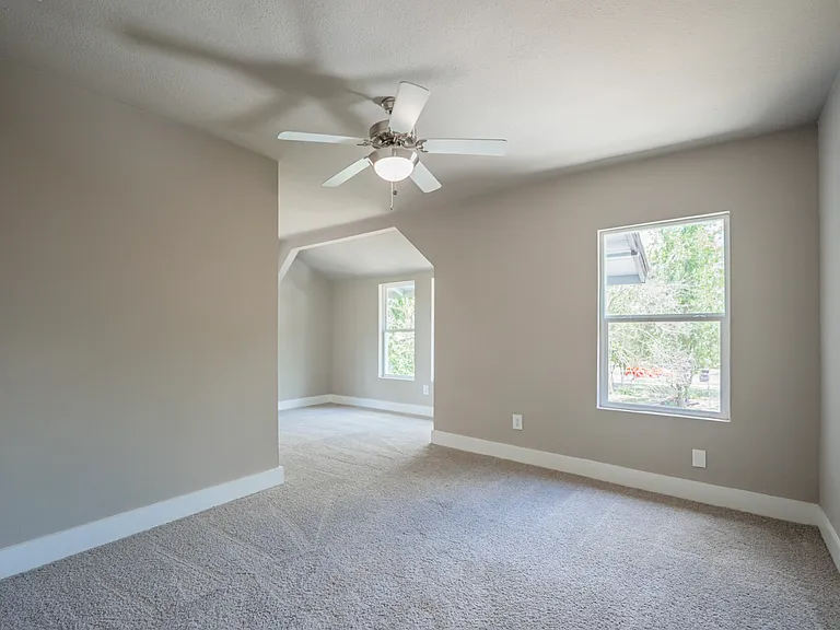 312 Avondale Ave — Photo 10