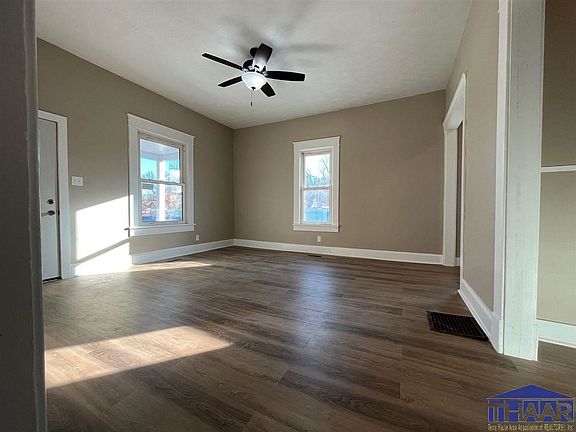 3rd image of 2725 Fenwood Ave