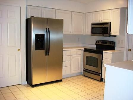 3rd image of 6124 Lakelyn