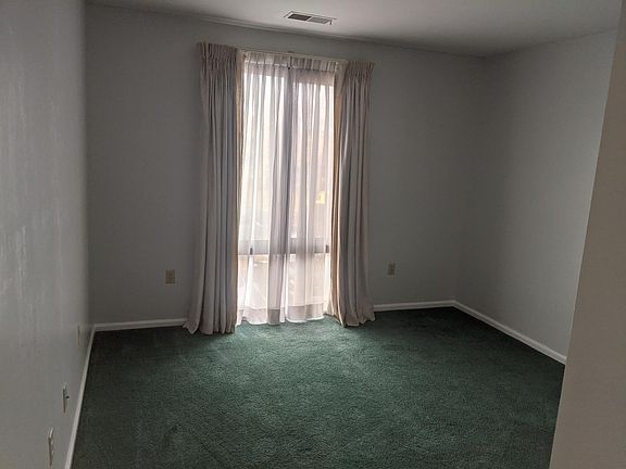 5th image of 1004 Brinker Dr APT 201