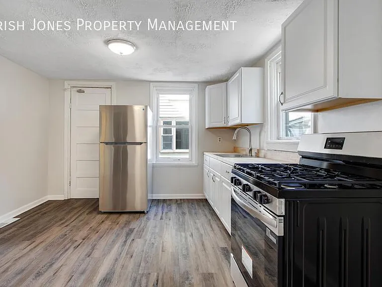 935 Niagara St #1 — Photo 2