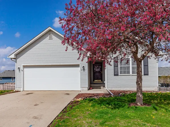 2536 Riverwoods Ave, Des Moines, IA 50320