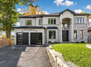 529 Pineland Ave, Oakville, ON L6K 1Z9