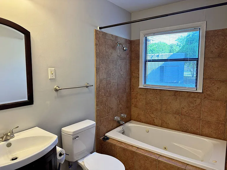 3208 Kenesaw Ave — Photo 16