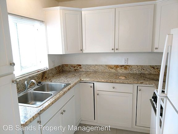 3rd image of 4755 32nd St APT 1