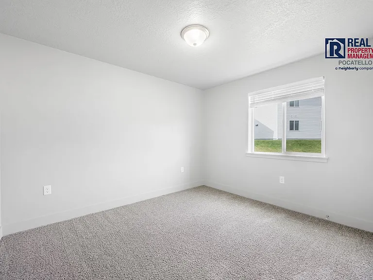 1837 W Quinn Rd — Photo 13